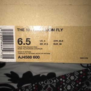 Nike off white zoom fly